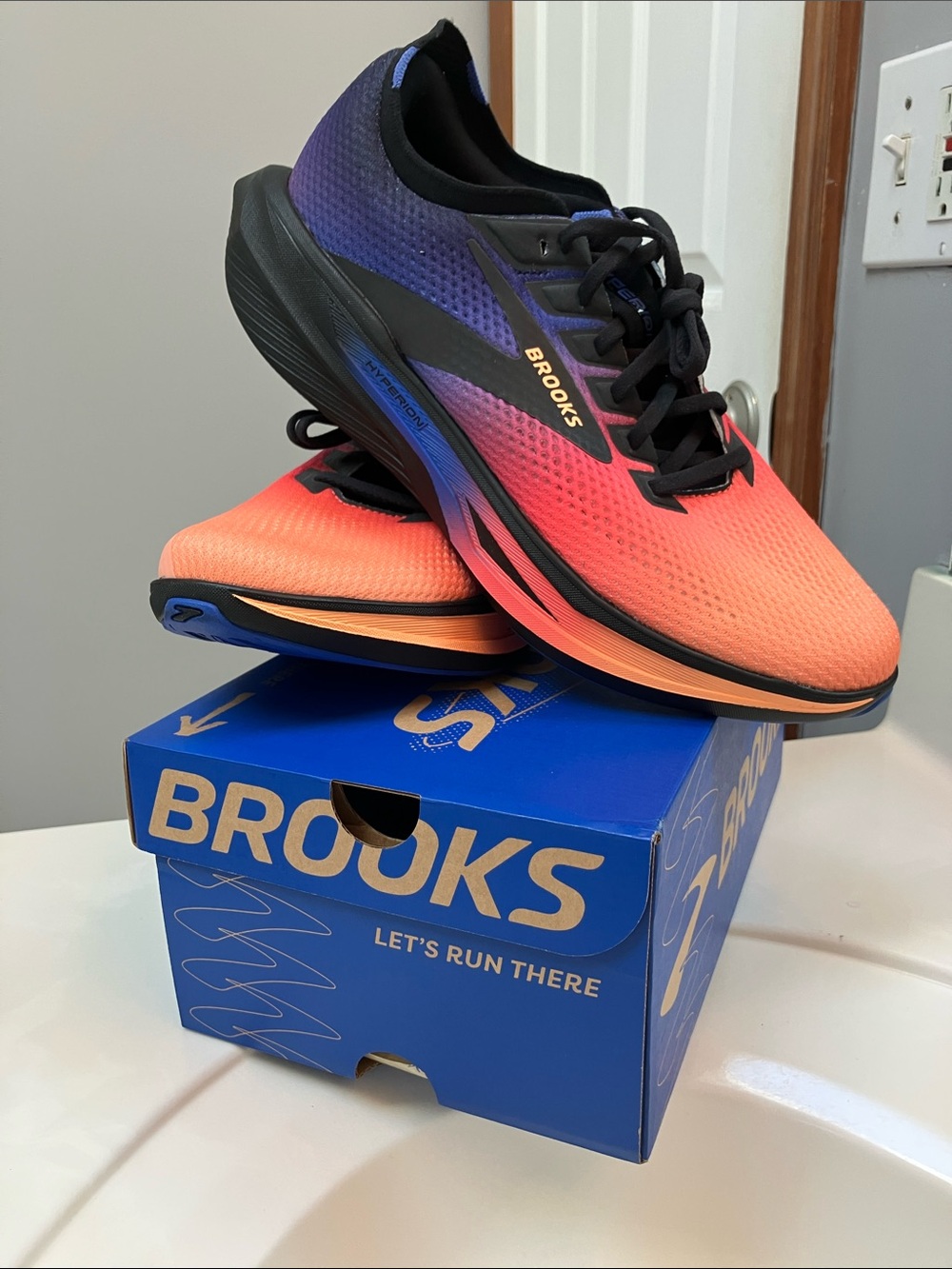 Brooks Men's Hyperion 3 Blue/Black/Orange Size 12 Medium Brand New (Retail $140)